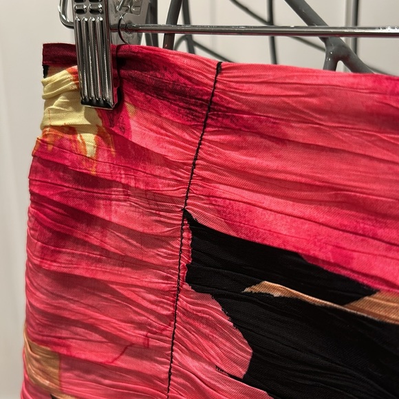 NWOT mini skirt - Picture 2 of 7